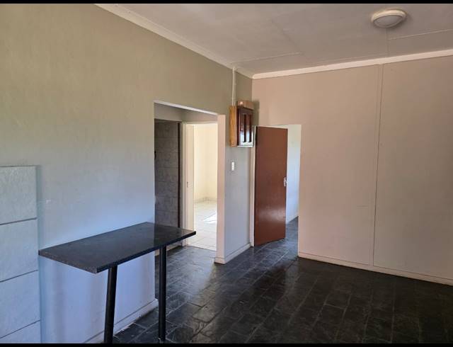 2.10HA SMALLHOLDING FOR SALE IN WATERKLOOF AH